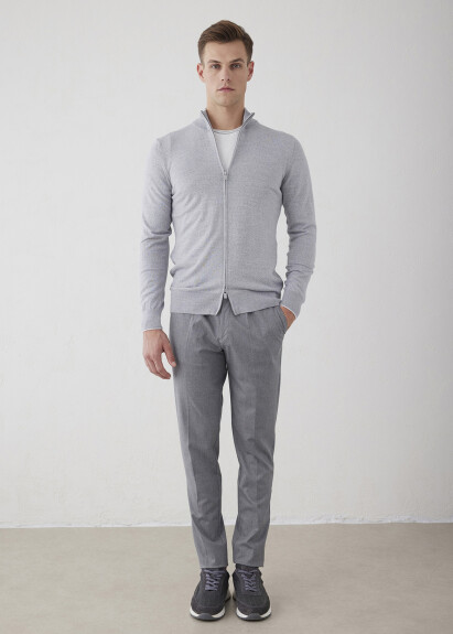 Gray Stand up Neck Zip-Up Knit Cardigan 