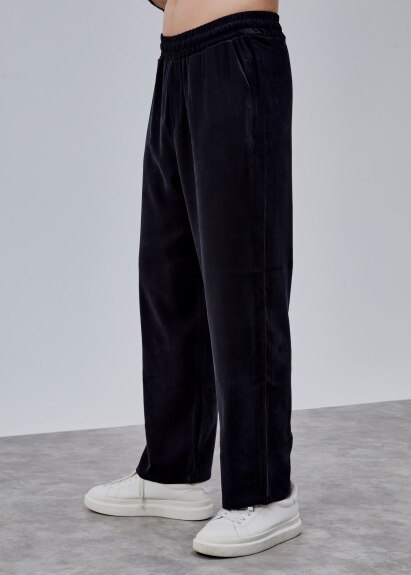 Siyah Renk Dökümlü Tensel Pantolon - 3